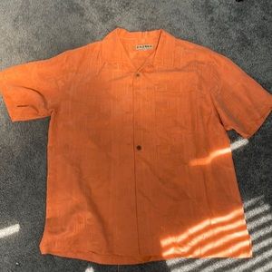 Mens Enzone brand 70% silk & 30 % linen size XL button down shirt.